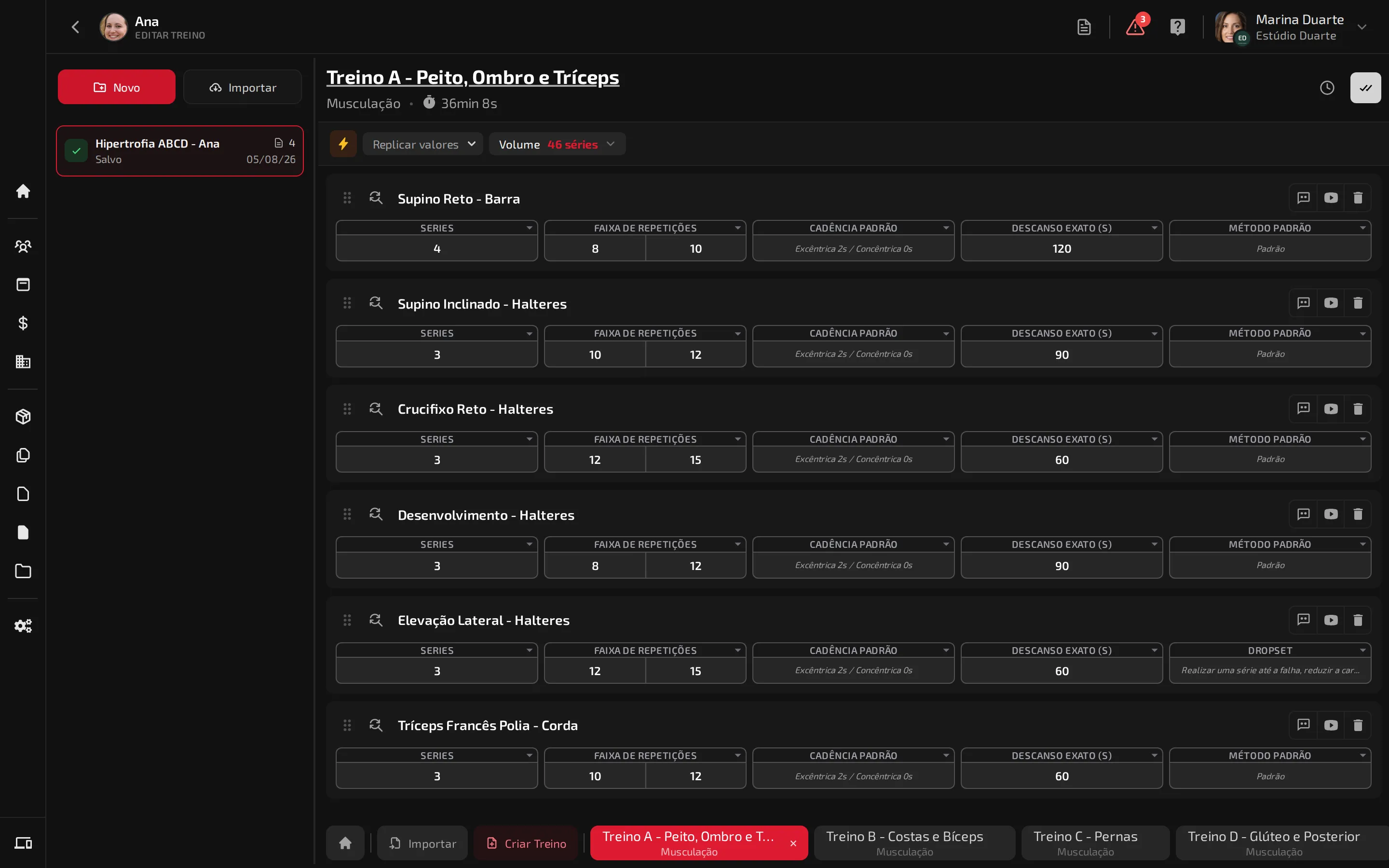 Editor de treino do professor com séries, repetições, cadência, descanso e método